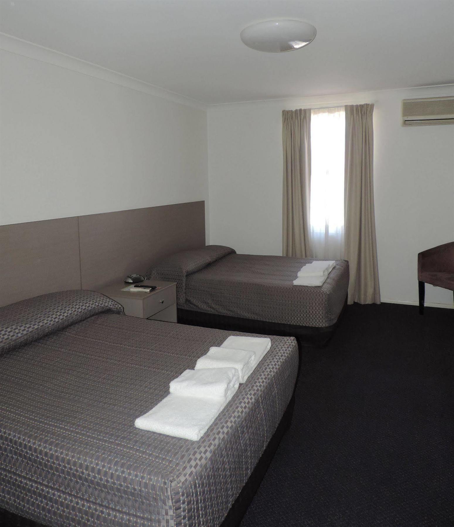 Burke & Wills Mt Isa Motel Mount Isa Ngoại thất bức ảnh